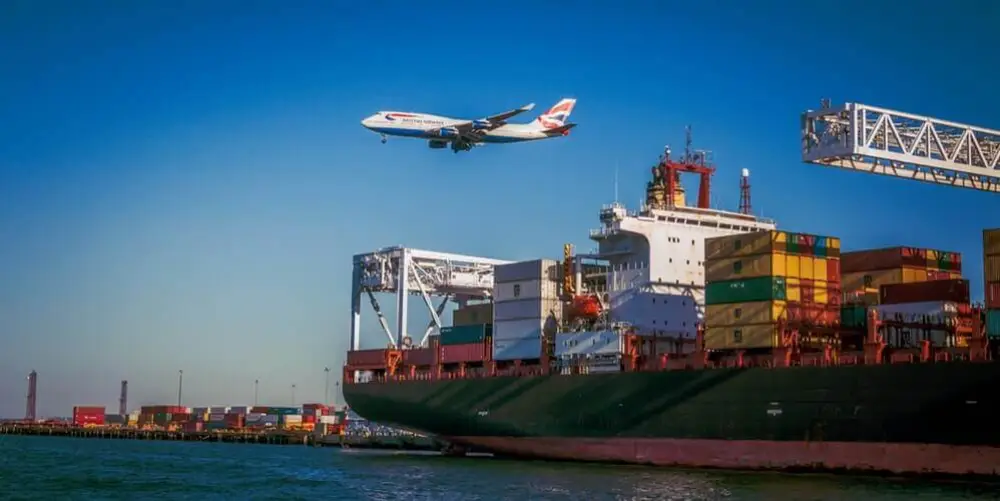 Benefits and Cons of Air Freight vs Sea Freight