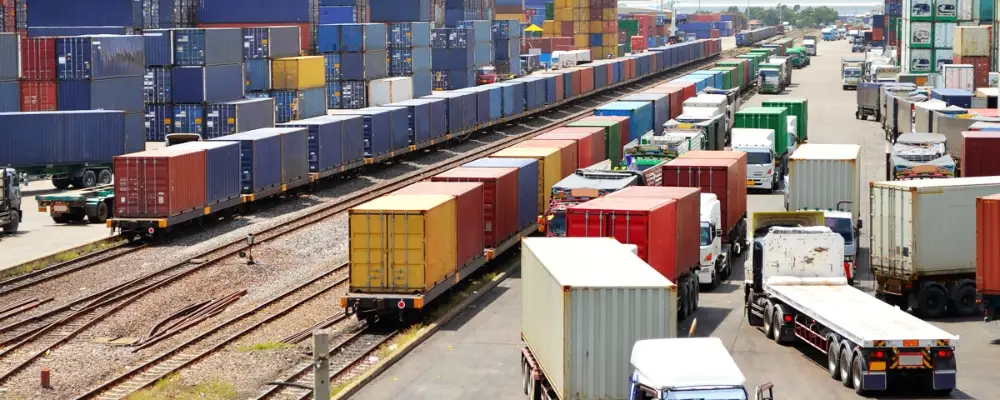 Advantages and disadvantages of rail freight transport