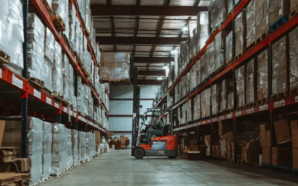 How to choose the right eCommerce warehouse